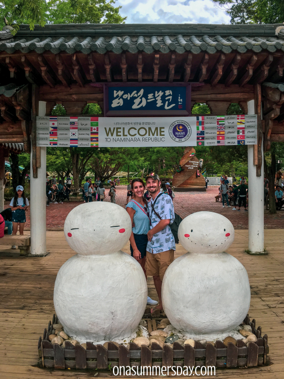 Nami Island First Kiss Couple Snowmen